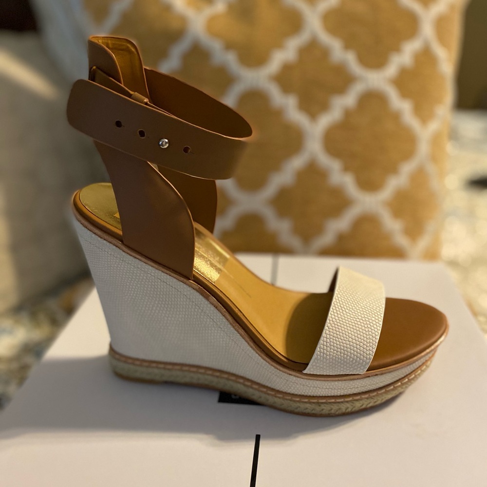 Dolce Vita brand new high heel sandals.